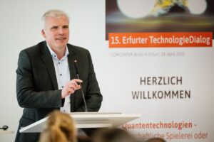 Erfurt , 250423 , 15. Erfurter TechnologieDialog

Im Bild: Grußwort von Andreas Bausewein, Oberbürgermeister der Thüringer Landeshauptstadt Erfurt

Foto: Steve Bauerschmidt